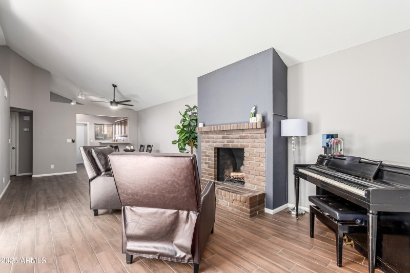 689c56_06 - Southern