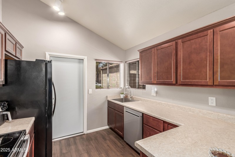 689c56_10 - Southern