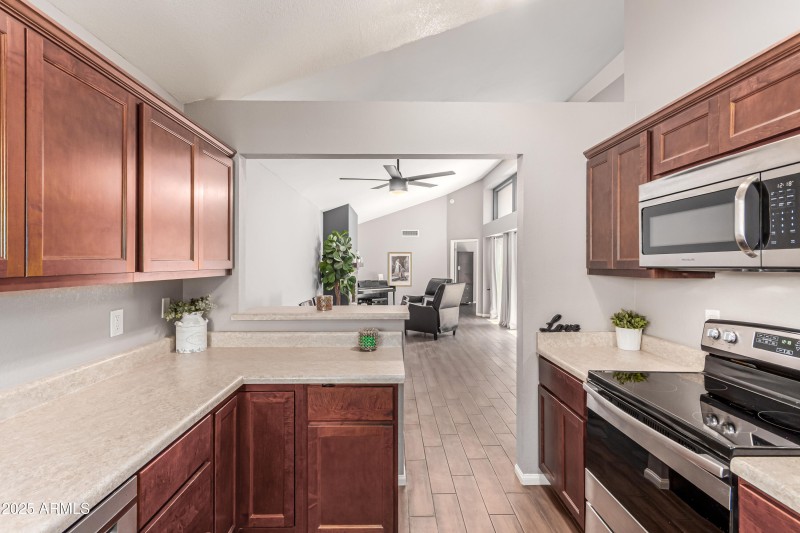 689c56_13 - Southern