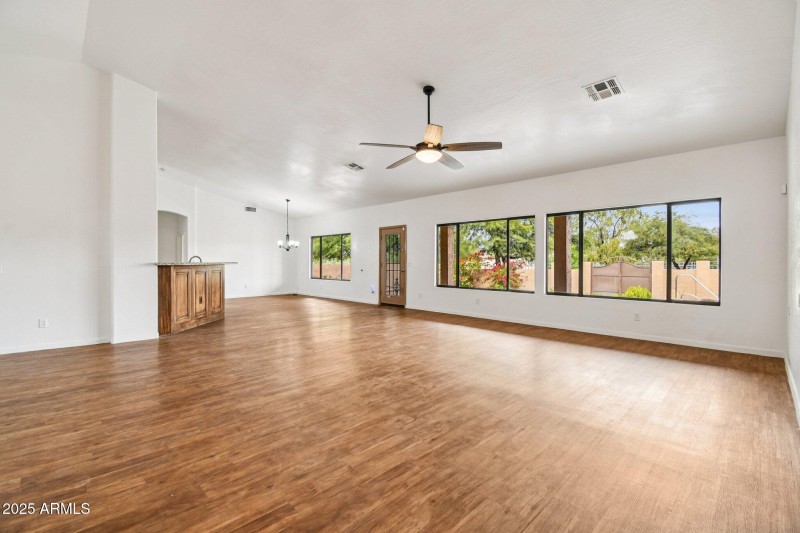 9-web-or-mls-E Jordan Ln-S2011-009