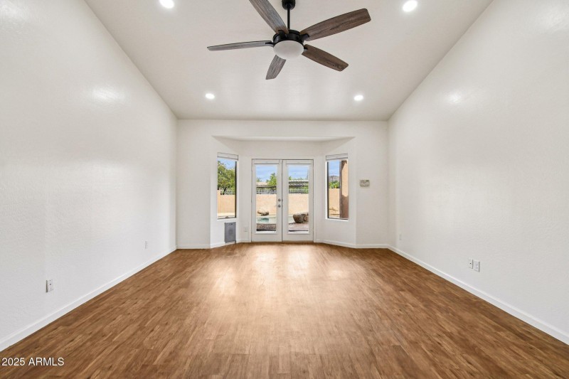 14-web-or-mls-E Jordan Ln-S2011-014