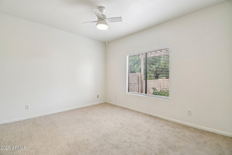 22-web-or-mls-E Jordan Ln-S2011-022