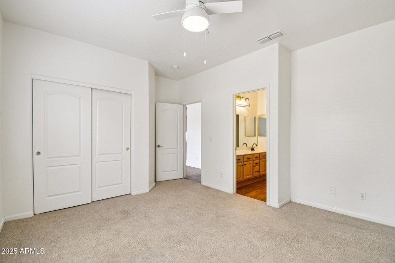 23-web-or-mls-E Jordan Ln-S2011-023