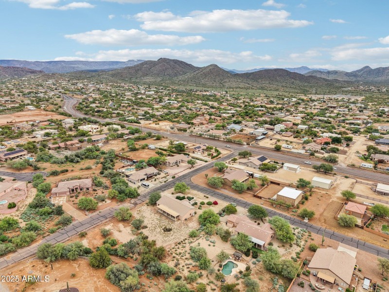 49-web-or-mls-E Jordan Ln-S2011-049