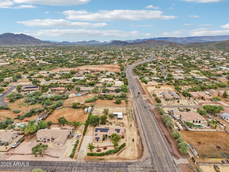 50-web-or-mls-E Jordan Ln-S2011-050