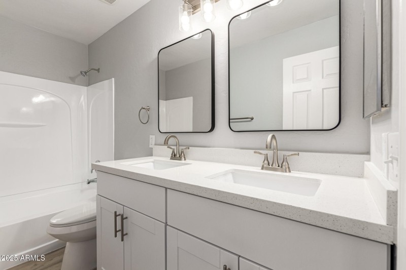 Full Upstairs Bathroom