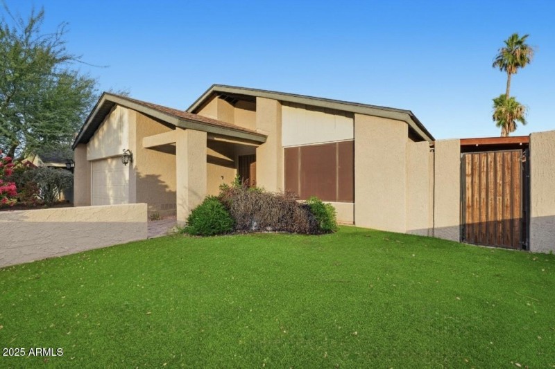 FRONT YARD LANDSCAPE