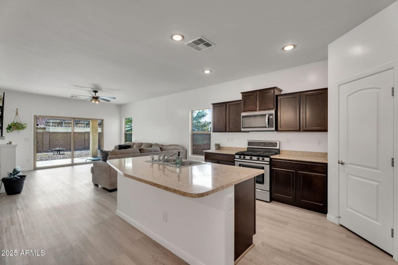 20-web-or-mls-6579 W Georgetown Way-9