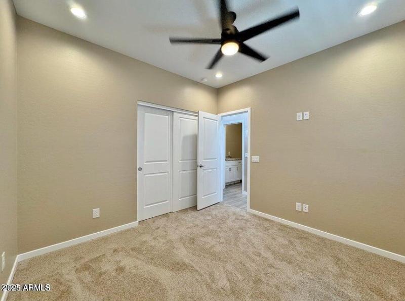 20251024185910382184000000-o