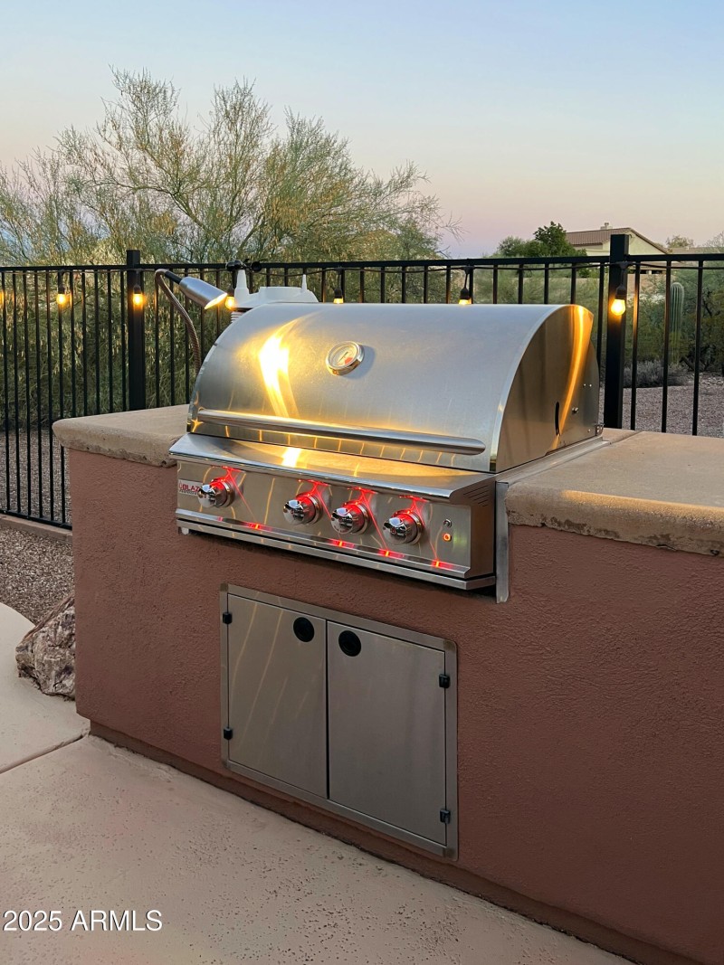 Built in BBQ with Light