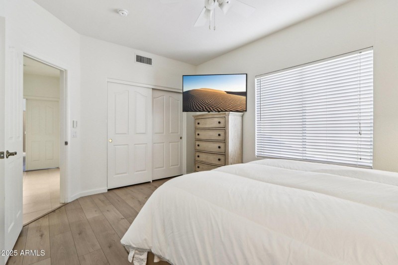 24-web-or-mls-N Palmer Dr-S1511-022