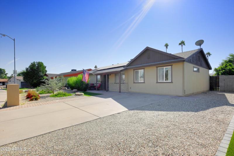 Side Yard - extra parking