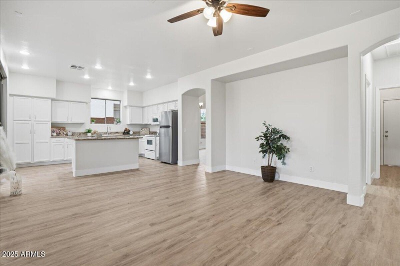 View from FR to Kitchen