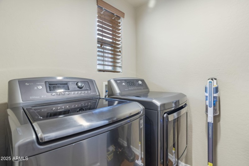 3935 E Rough Rider Rd 1056 Phoenix - 205