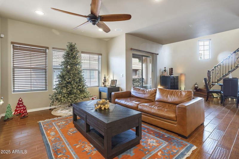 3935 E Rough Rider Rd 1056 Phoenix - 220