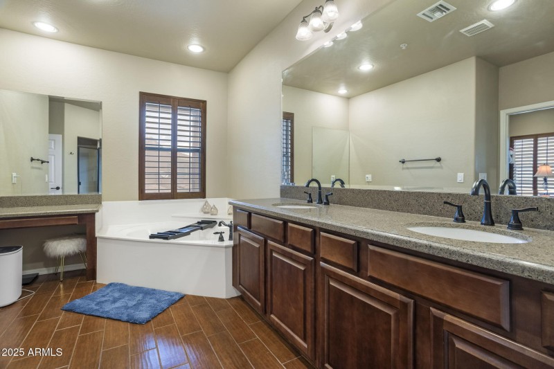 3935 E Rough Rider Rd 1056 Phoenix - 305