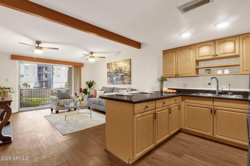 11-web-or-mls-16819-e-gunsight-dr-a3