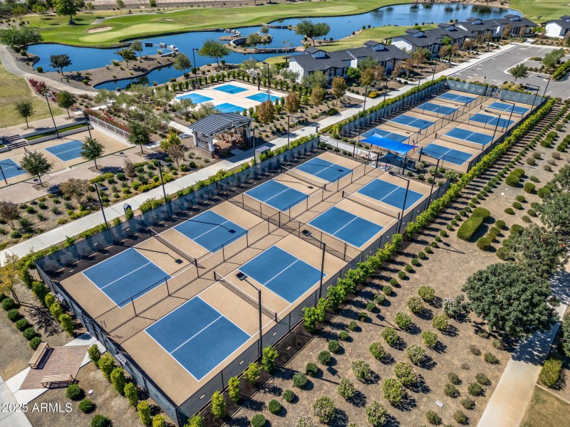 Sterling Grove Courts