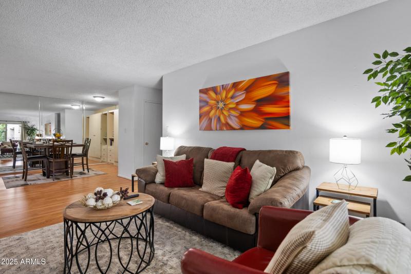 5525 E Thomas Rd M11-11