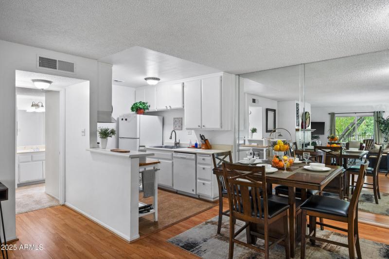 5525 E Thomas Rd M11-13