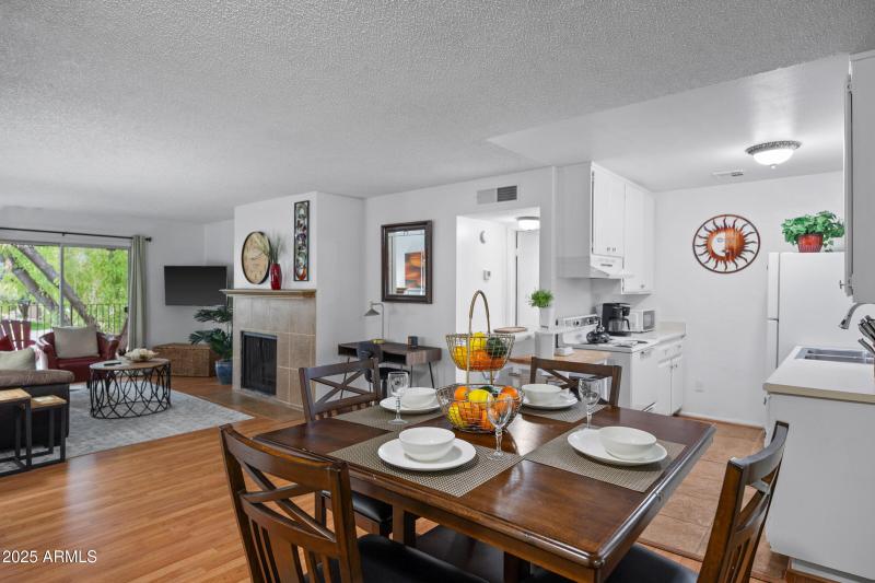 5525 E Thomas Rd M11-16