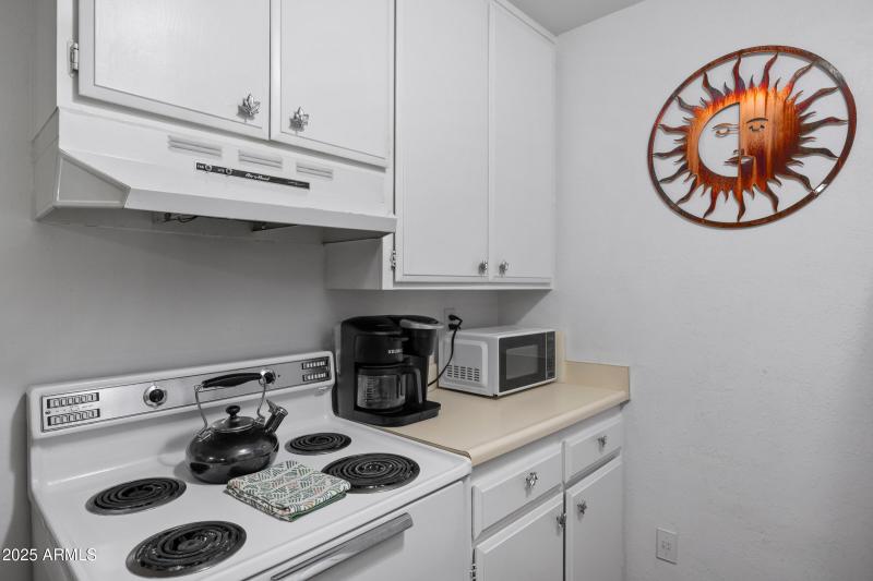 5525 E Thomas Rd M11-20