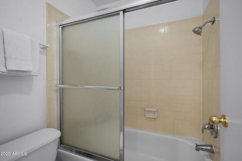 5525 E Thomas Rd M11-25