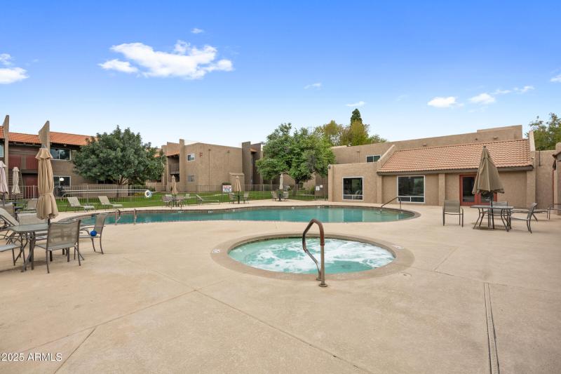 5525 E Thomas Rd M11-30