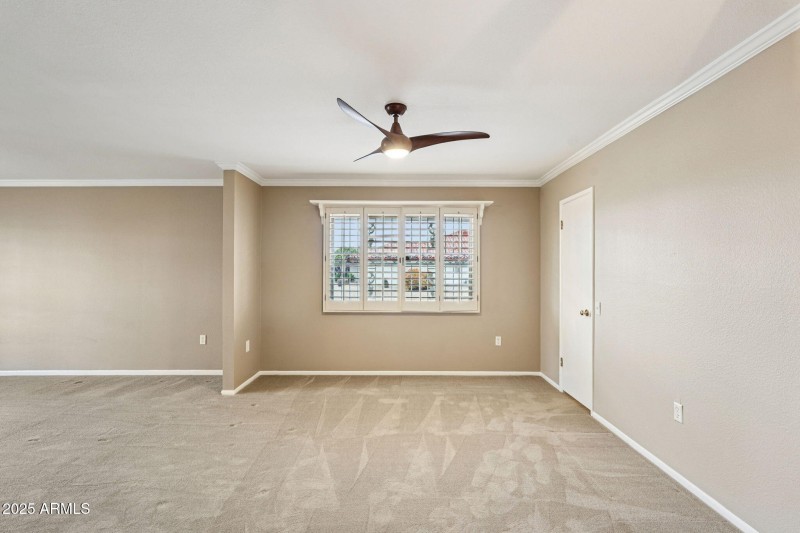 27-web-or-mls-W Castlebar Dr-L2111-027