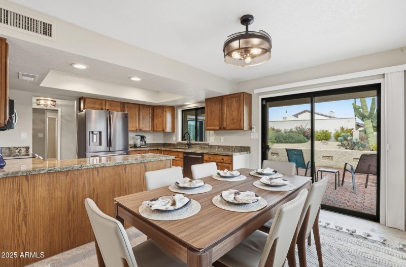 14-web-or-mls-18421 N Sierra Vereda Rio