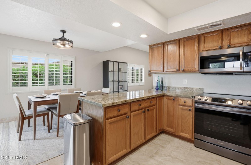 21-web-or-mls-18421 N Sierra Vereda Rio