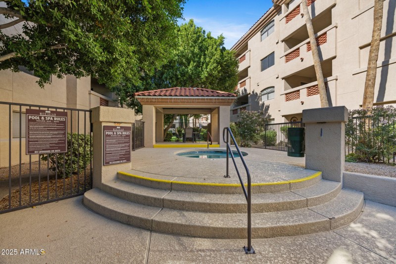 32-web-or-mls-5104-n-32nd-st