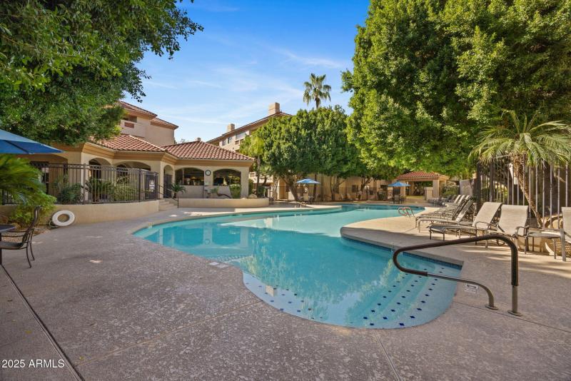 30-web-or-mls-5104-n-32nd-st