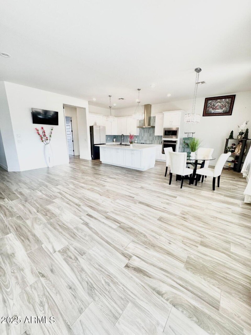 IMAGE 2025-11-20 19:20:32