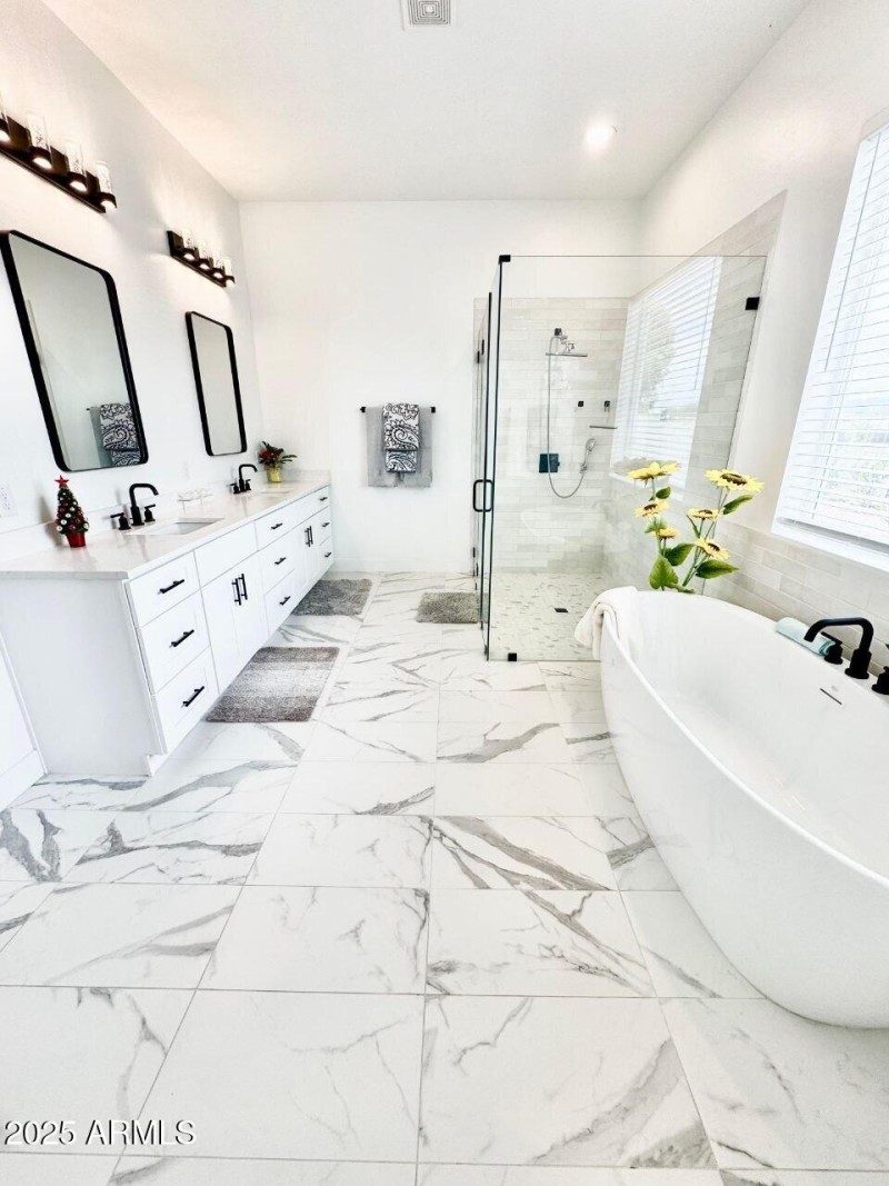 IMAGE 2025-11-20 19:20:41