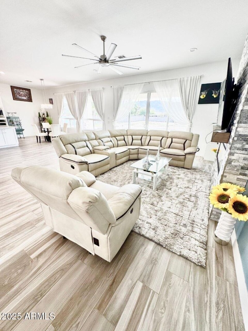 IMAGE 2025-11-20 19:20:53