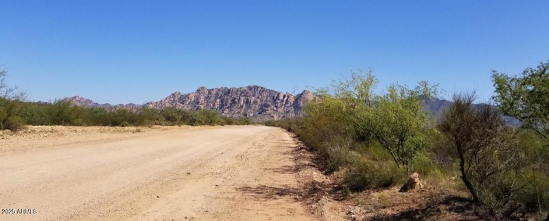 2892 N Middlemarch RD