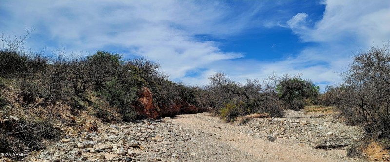 2892 N Middlemarch RD