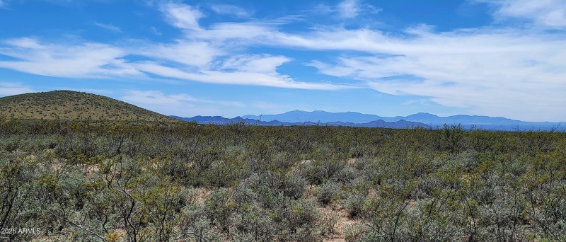 2892 N Middlemarch RD