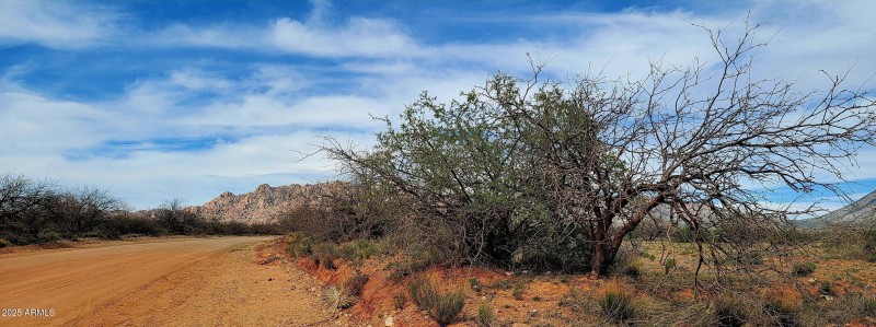 2892 N Middlemarch RD