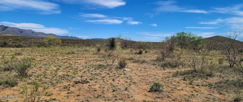 2892 N Middlemarch RD