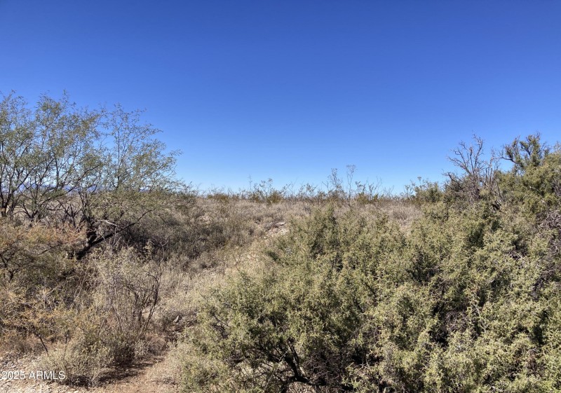 2892 N Middlemarch RD