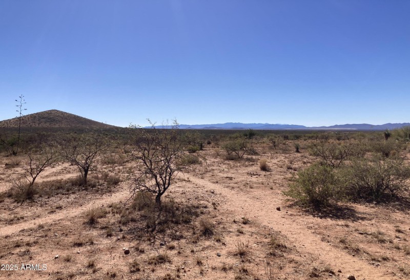 2892 N Middlemarch RD