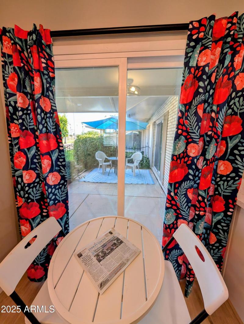 KITCHEN DOOR TO PATIO