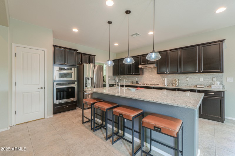 KITCHEN WITH PENDANT LIGHTS