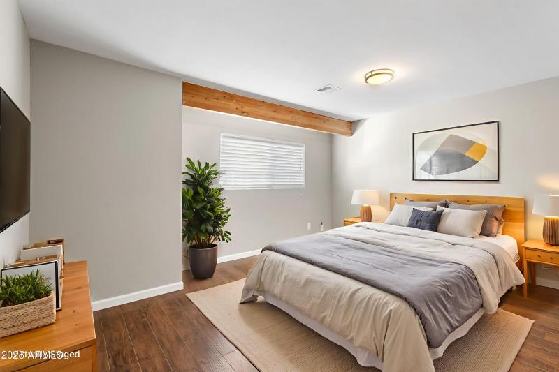 item_18 VS Watermark