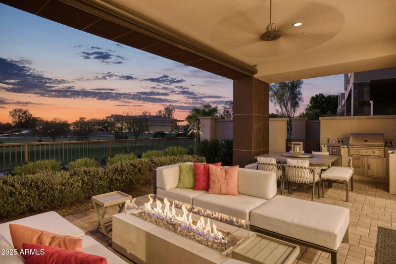 Breathtaking sunset entertaining.