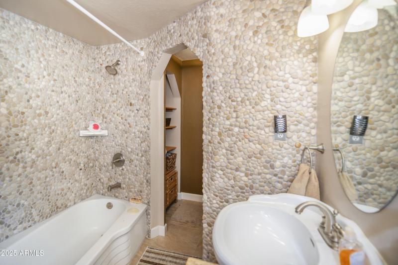 05 Downstairs Bath c