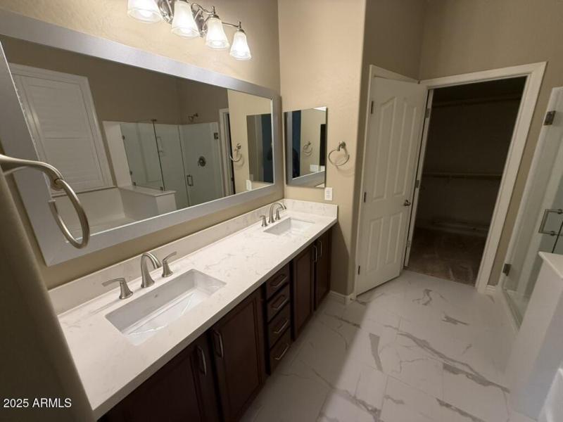 20F4BD42-9C3B-4E58-A845-A129340C4A62_1_1