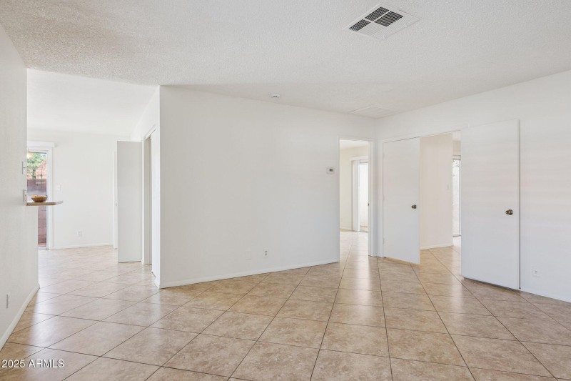 6-web-or-mls-195-n-cottonwood-st-21